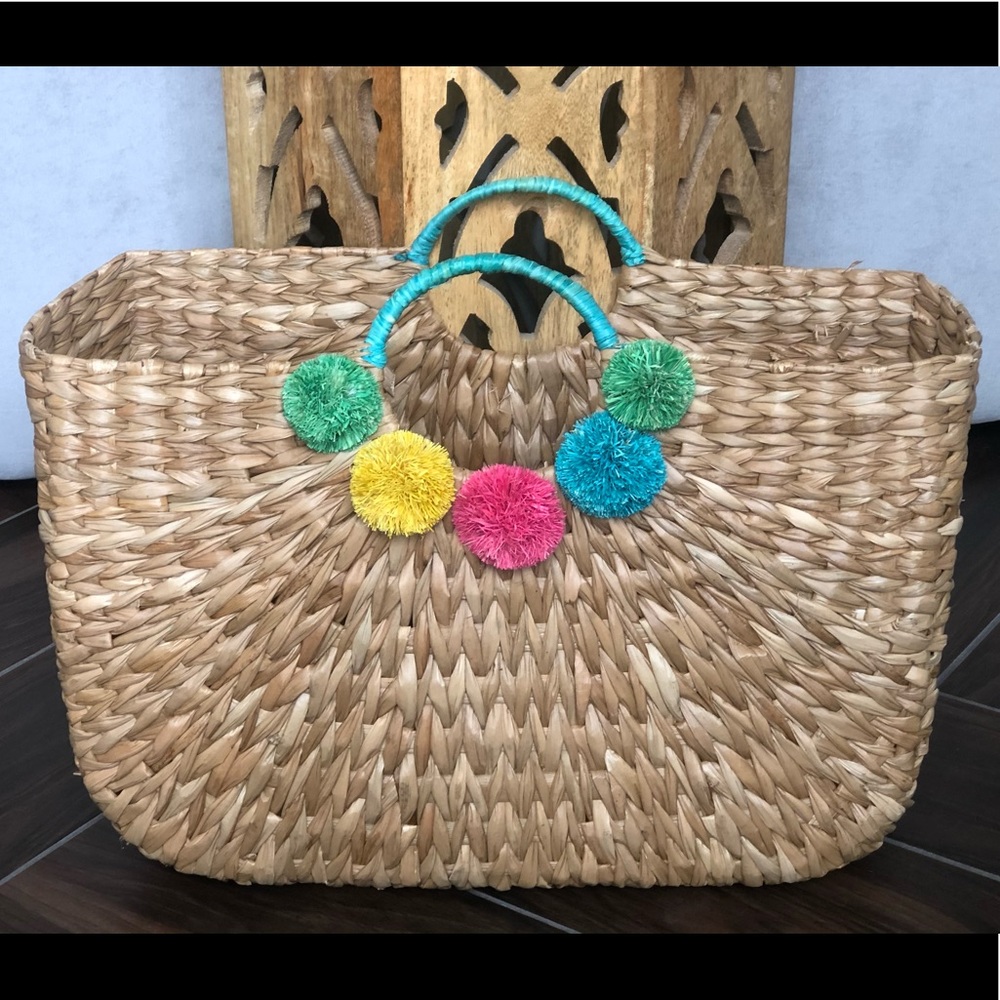 Straw PomPom Beach Pool Tote